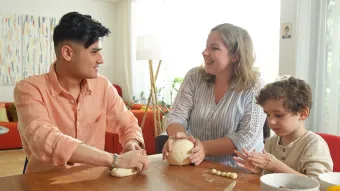 Freiwillige von «mitten unter uns» begleiten fremdsprachige junge Menschen bei der Integration.